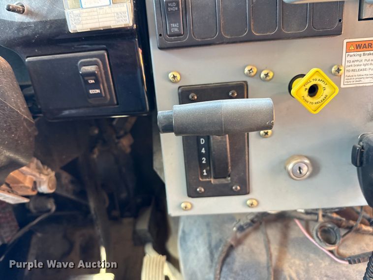 image for item EP0647 2005 Blue Bird school bus