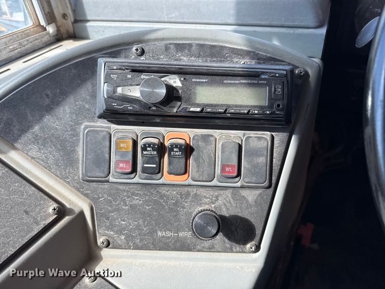 image for item EP0647 2005 Blue Bird school bus