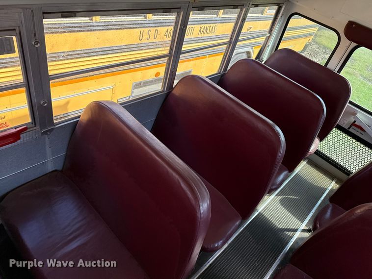 image for item EP0647 2005 Blue Bird school bus