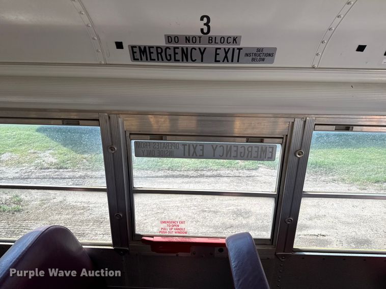 image for item EP0647 2005 Blue Bird school bus