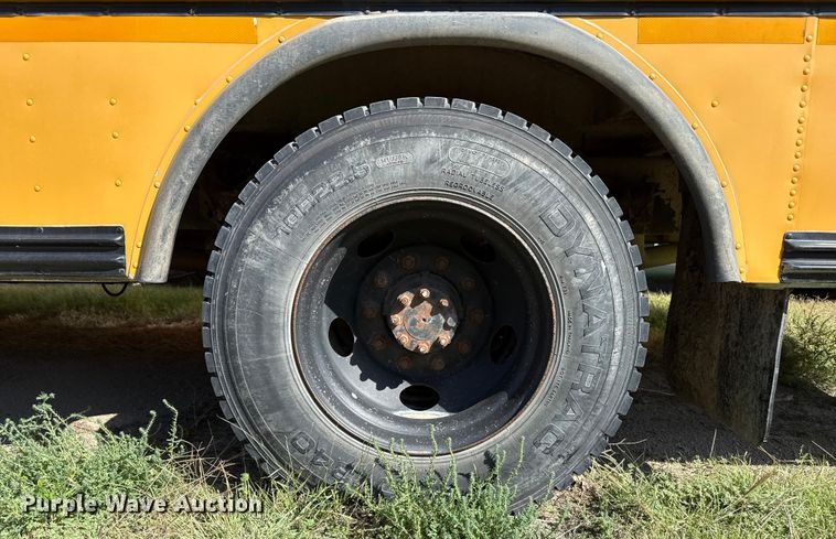 image for item EP0647 2005 Blue Bird school bus