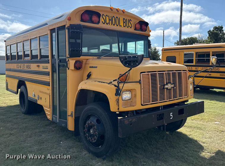 image for item EP0648 2002 Blue Bird school bus