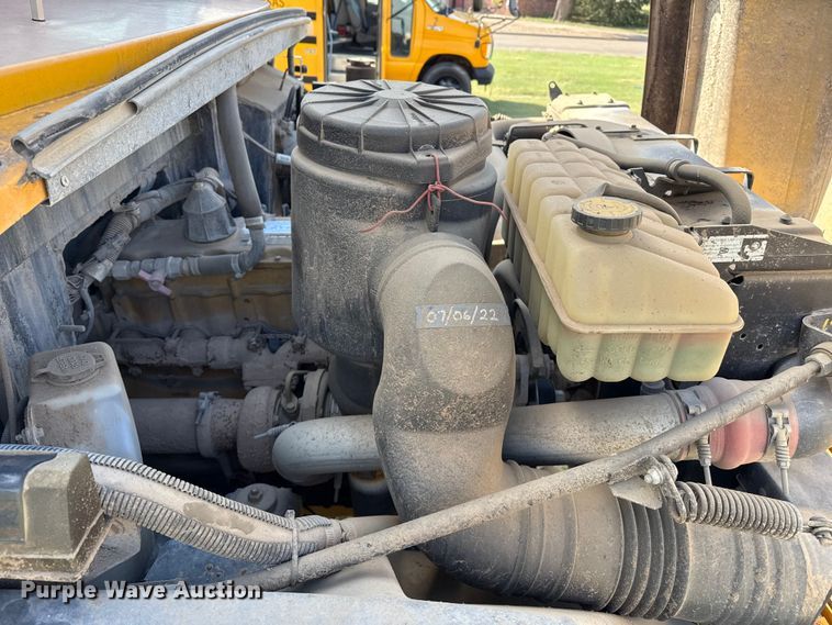 image for item EP0648 2002 Blue Bird school bus