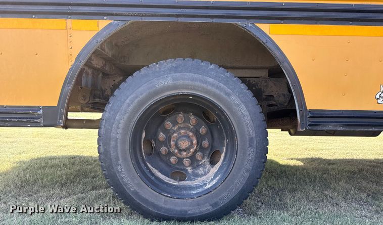 image for item EP0648 2002 Blue Bird school bus