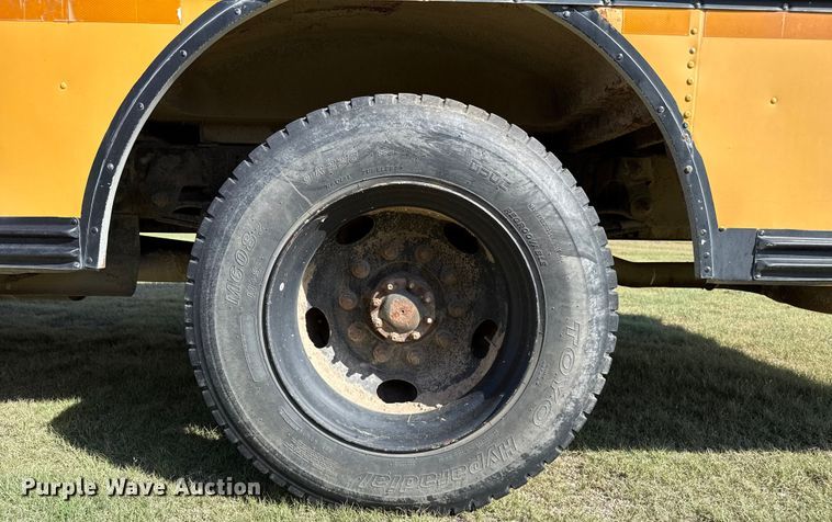 image for item EP0648 2002 Blue Bird school bus