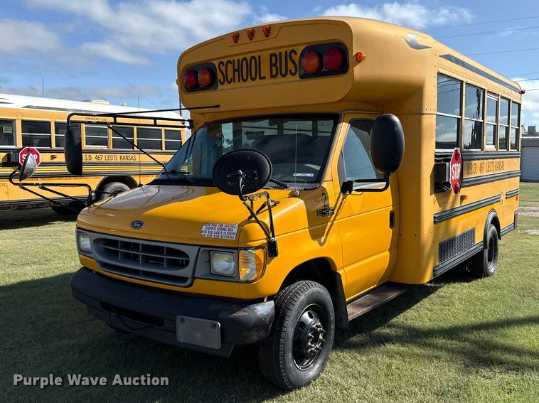 image for item EP0649 2001 Ford school bus