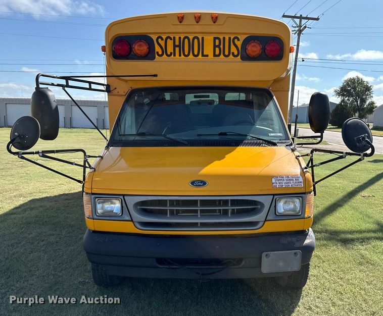 image for item EP0649 2001 Ford school bus