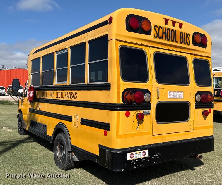 image for item EP0649 2001 Ford school bus