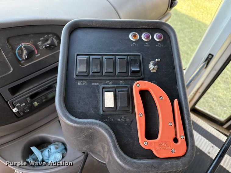 image for item EP0649 2001 Ford school bus