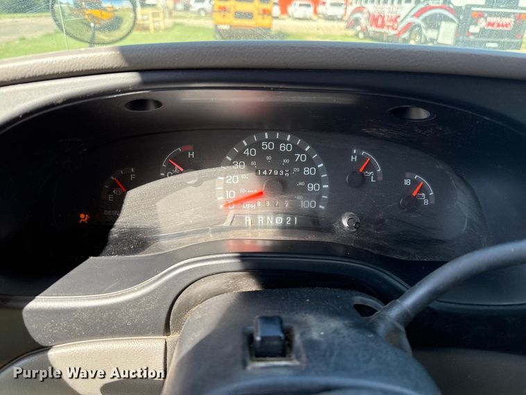 image for item EP0649 2001 Ford school bus