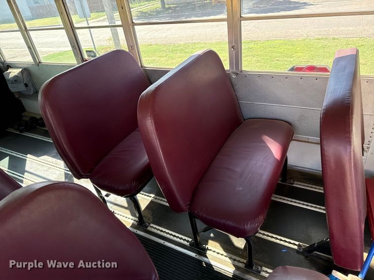 image for item EP0649 2001 Ford school bus