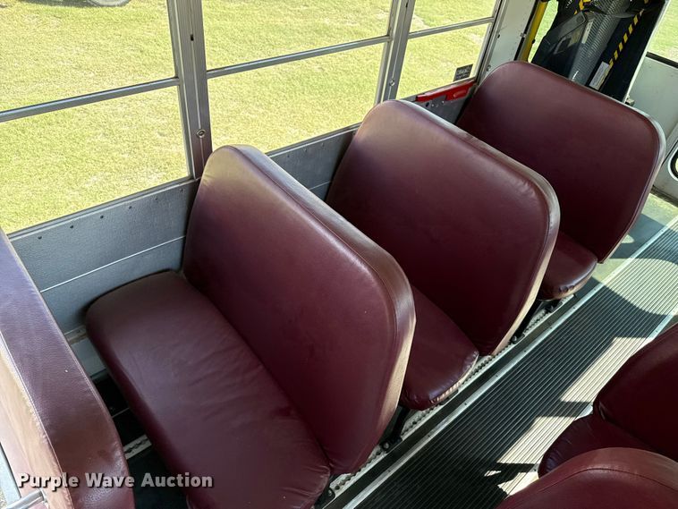 image for item EP0649 2001 Ford school bus