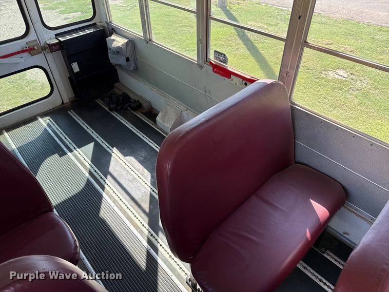 image for item EP0649 2001 Ford school bus