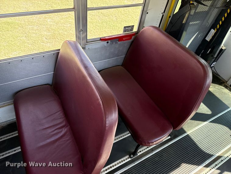 image for item EP0649 2001 Ford school bus