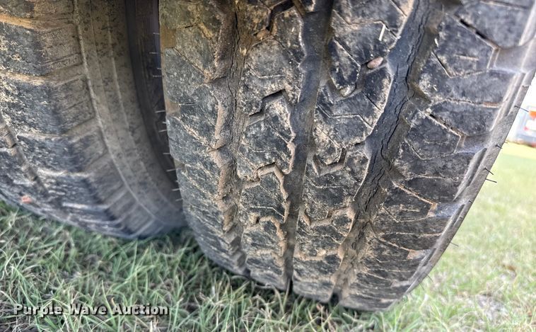 image for item EP0649 2001 Ford school bus