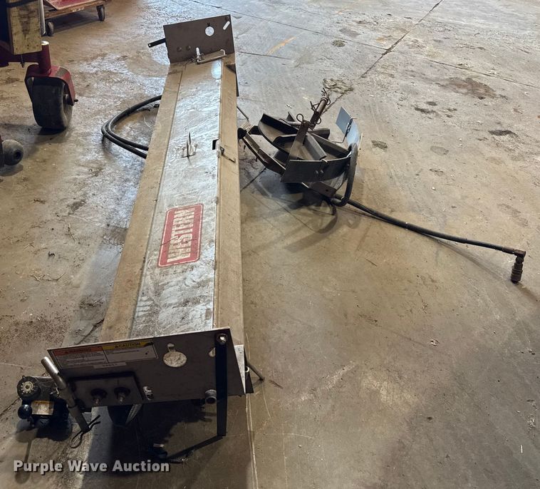 image for item ER0105 Western UTS-696 tailgate spreader