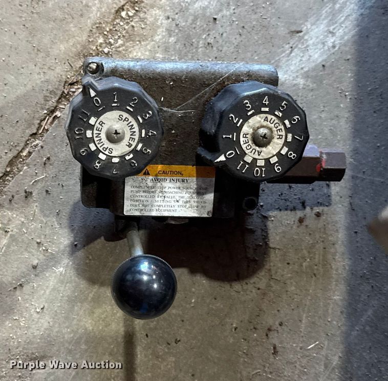 image for item ER0105 Western UTS-696 tailgate spreader