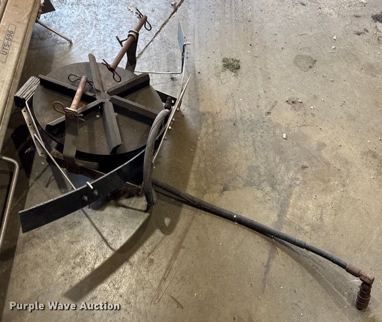 image for item ER0105 Western UTS-696 tailgate spreader