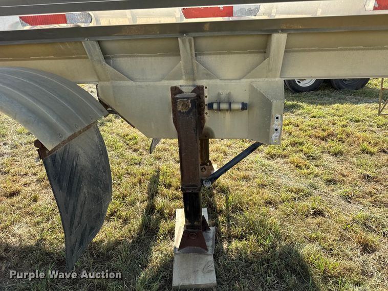 image for item ER0110 1983 Walker tank trailer