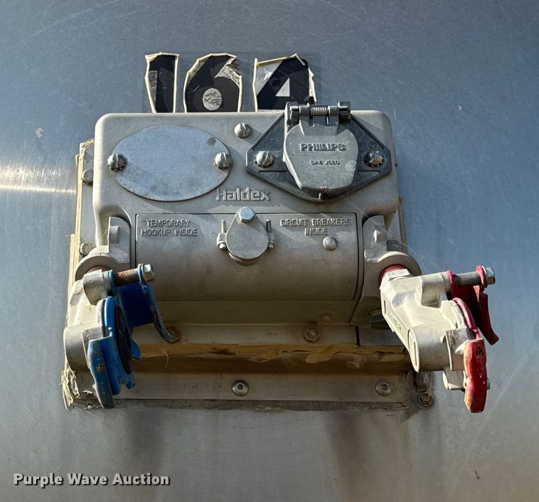 image for item ER0110 1983 Walker tank trailer