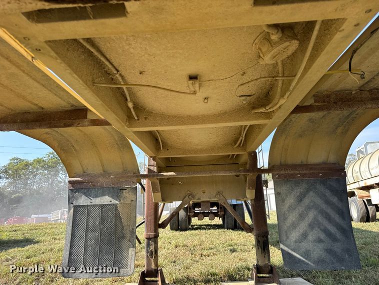 image for item ER0110 1983 Walker tank trailer