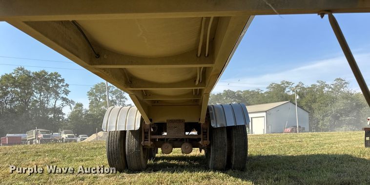 image for item ER0110 1983 Walker tank trailer