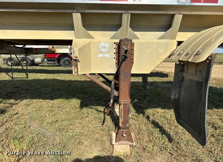 image for item ER0110 1983 Walker tank trailer