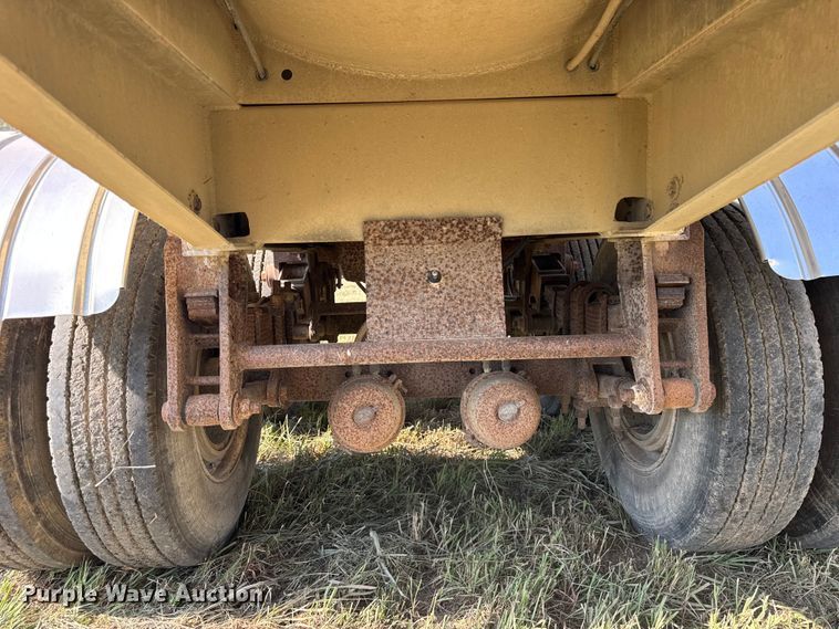 image for item ER0110 1983 Walker tank trailer