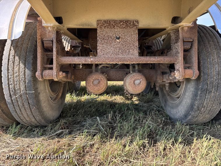 image for item ER0110 1983 Walker tank trailer