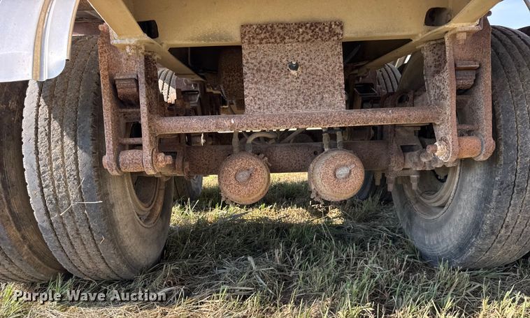 image for item ER0110 1983 Walker tank trailer