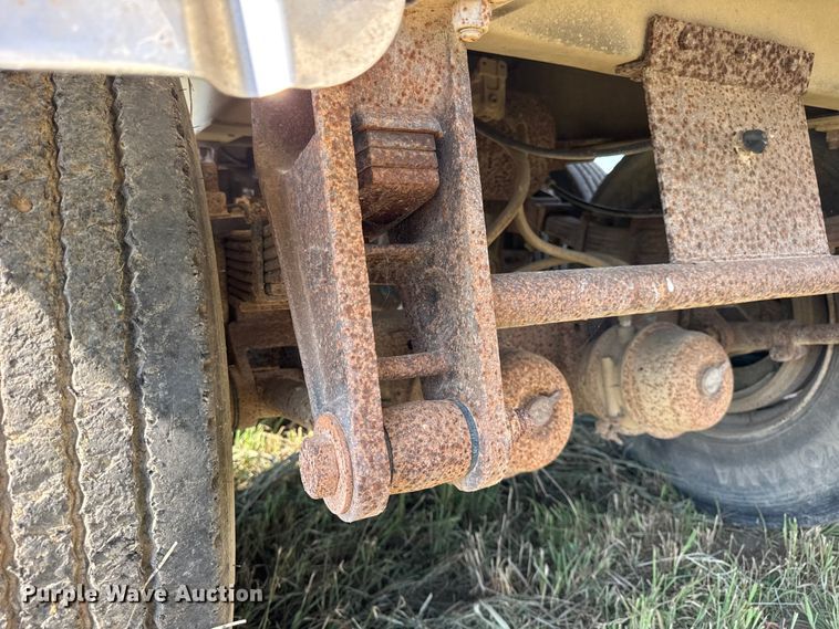 image for item ER0110 1983 Walker tank trailer