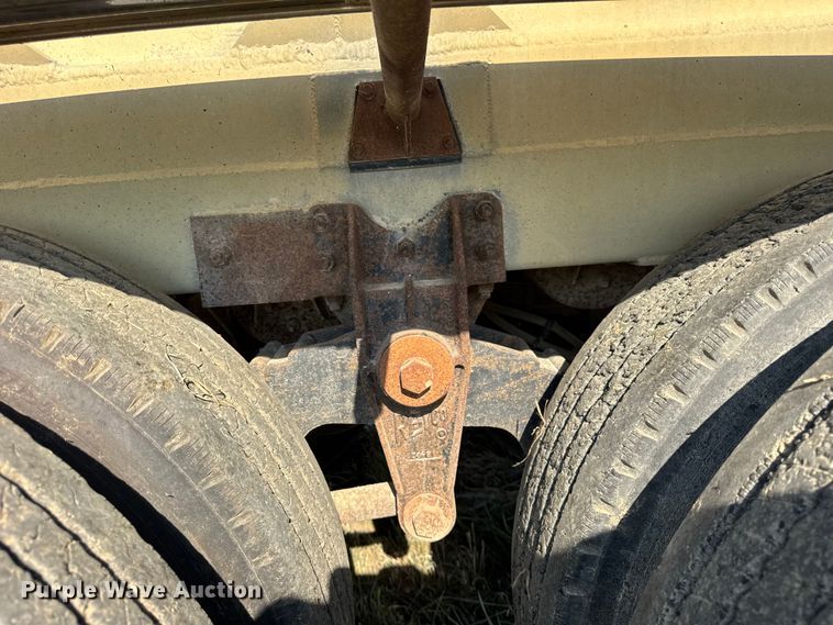 image for item ER0110 1983 Walker tank trailer