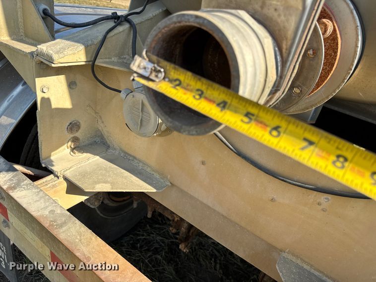 image for item ER0110 1983 Walker tank trailer