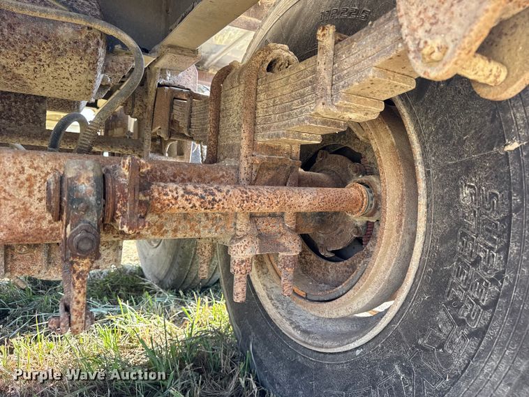 image for item ER0110 1983 Walker tank trailer