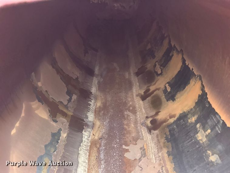 image for item ER0110 1983 Walker tank trailer