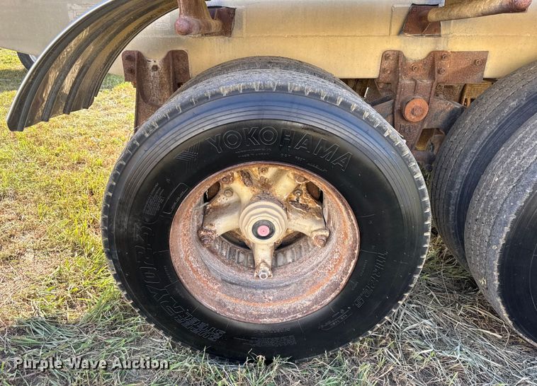 image for item ER0110 1983 Walker tank trailer