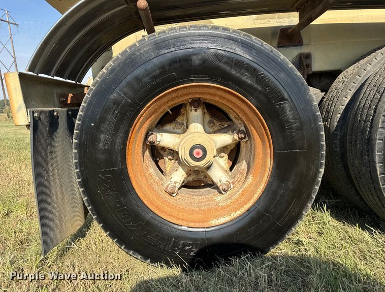 image for item ER0110 1983 Walker tank trailer