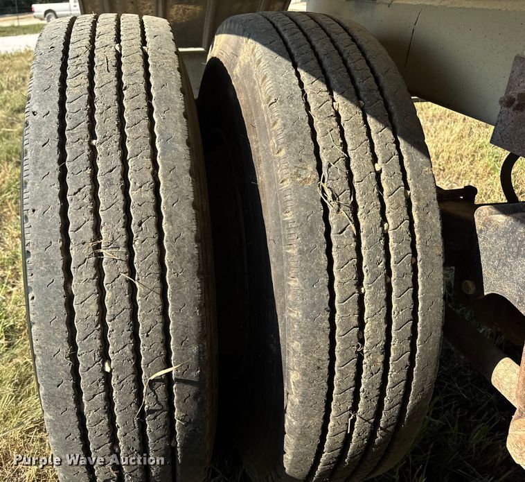 image for item ER0110 1983 Walker tank trailer