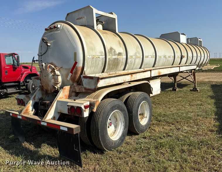 image for item ER0111 1991 V.E. Enterprises Inc DOTF 140B vacuum trailer