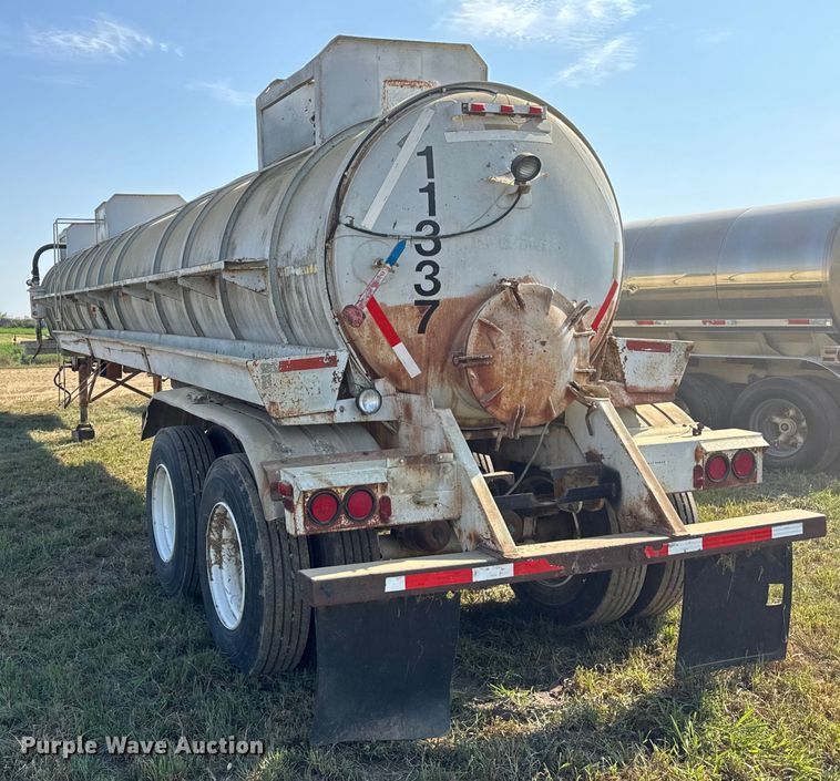 image for item ER0111 1991 V.E. Enterprises Inc DOTF 140B vacuum trailer