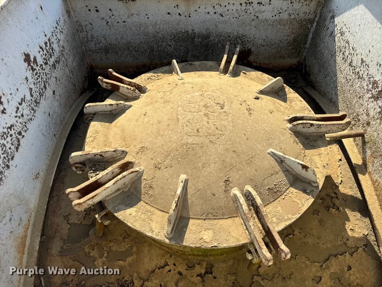 image for item ER0111 1991 V.E. Enterprises Inc DOTF 140B vacuum trailer