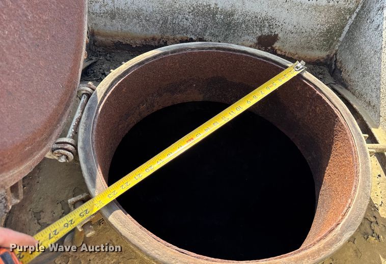 image for item ER0111 1991 V.E. Enterprises Inc DOTF 140B vacuum trailer