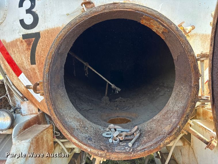 image for item ER0111 1991 V.E. Enterprises Inc DOTF 140B vacuum trailer