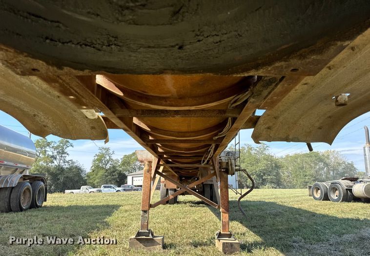 image for item ER0111 1991 V.E. Enterprises Inc DOTF 140B vacuum trailer