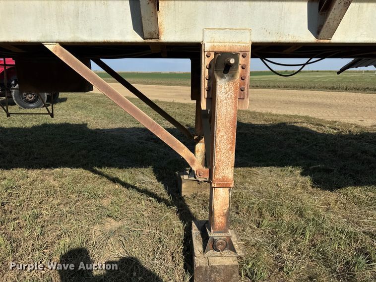 image for item ER0111 1991 V.E. Enterprises Inc DOTF 140B vacuum trailer