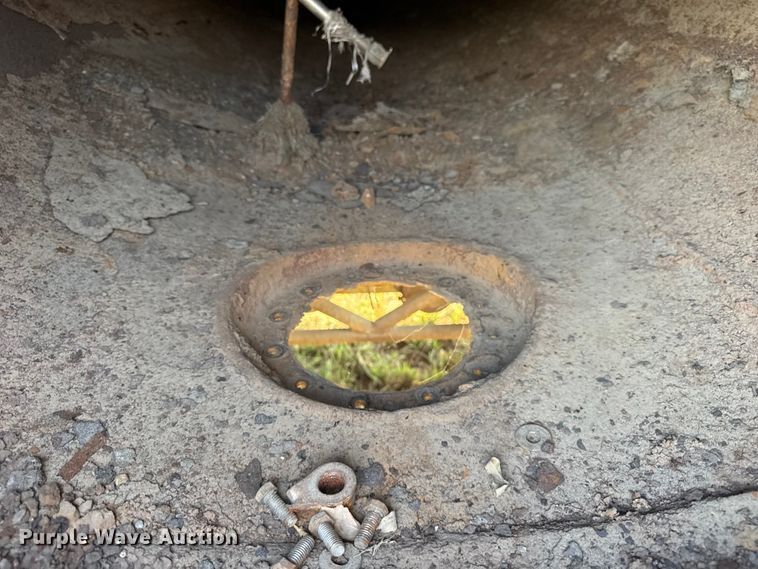 image for item ER0111 1991 V.E. Enterprises Inc DOTF 140B vacuum trailer