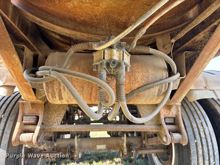 image for item ER0111 1991 V.E. Enterprises Inc DOTF 140B vacuum trailer