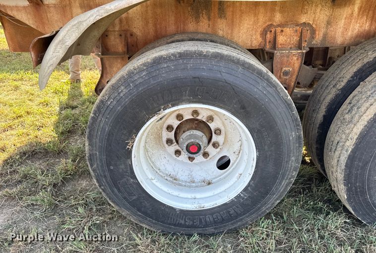 image for item ER0111 1991 V.E. Enterprises Inc DOTF 140B vacuum trailer