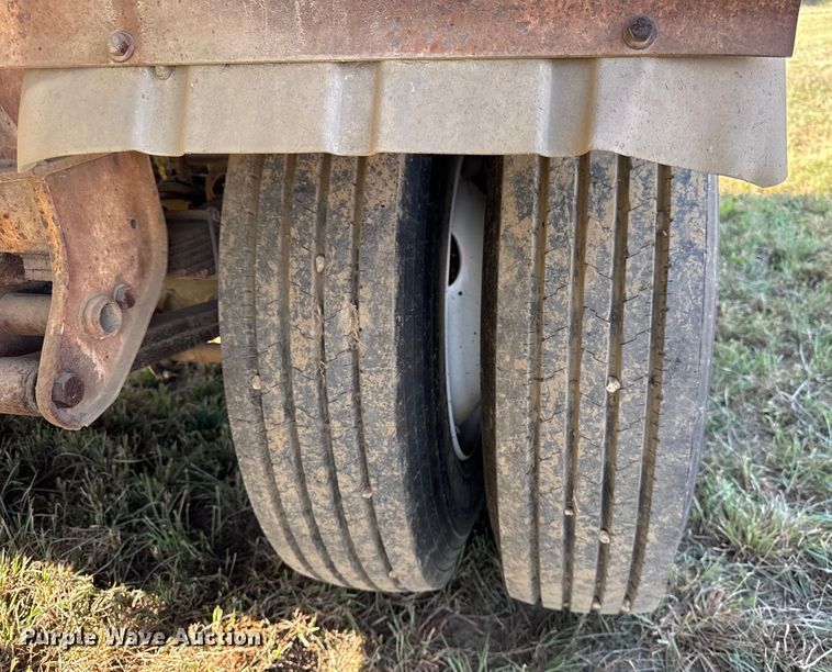 image for item ER0111 1991 V.E. Enterprises Inc DOTF 140B vacuum trailer