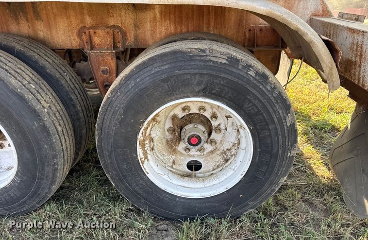 image for item ER0111 1991 V.E. Enterprises Inc DOTF 140B vacuum trailer